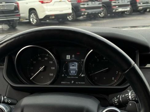 Used 2018 Land Rover Discovery SE image 10