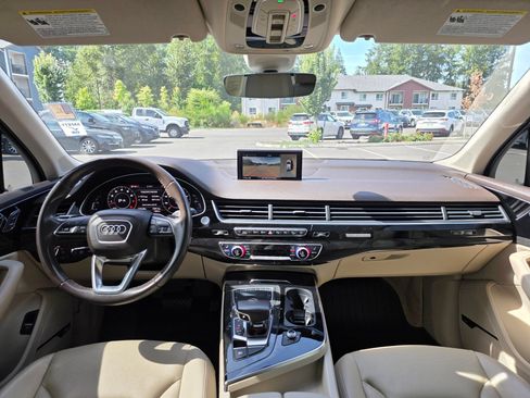 Used 2019 Audi Q7 3.0T Premium Plus w/ Premium Plus Package AWD/4WD image 11