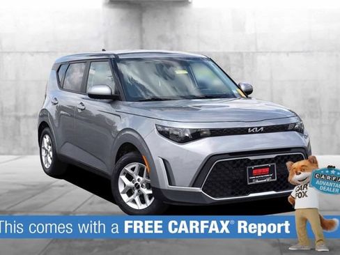 Used 2024 Kia Soul LX w/ Option Group 015 FWD image 2
