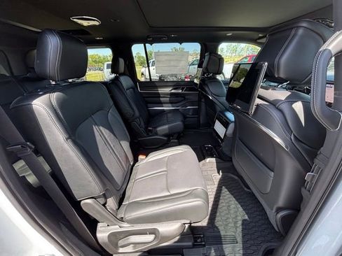 New 2026 Jeep Grand Wagoneer Summit AWD/4WD image 10