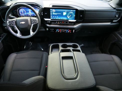 Used 2024 Chevrolet Silverado 1500 LT image 12