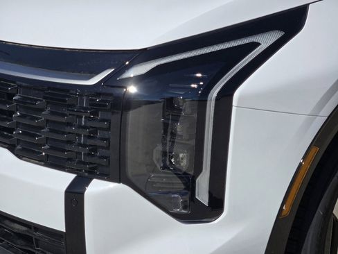 New 2026 Kia Sportage SX image 6