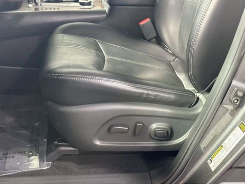 Used 2018 Nissan Pathfinder Platinum image 14