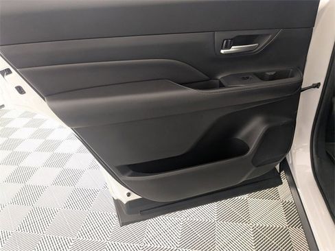 Used 2024 Toyota Grand Highlander XLE image 28