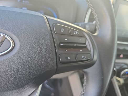 Used 2024 Hyundai Venue SEL image 23
