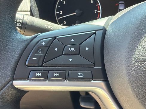 Used 2025 Nissan Altima 2.5 SV FWD image 24