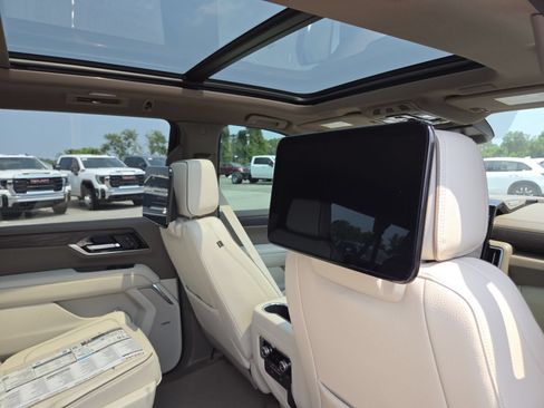 New 2026 GMC Yukon XL Denali w/ Denali Reserve Package AWD/4WD image 32