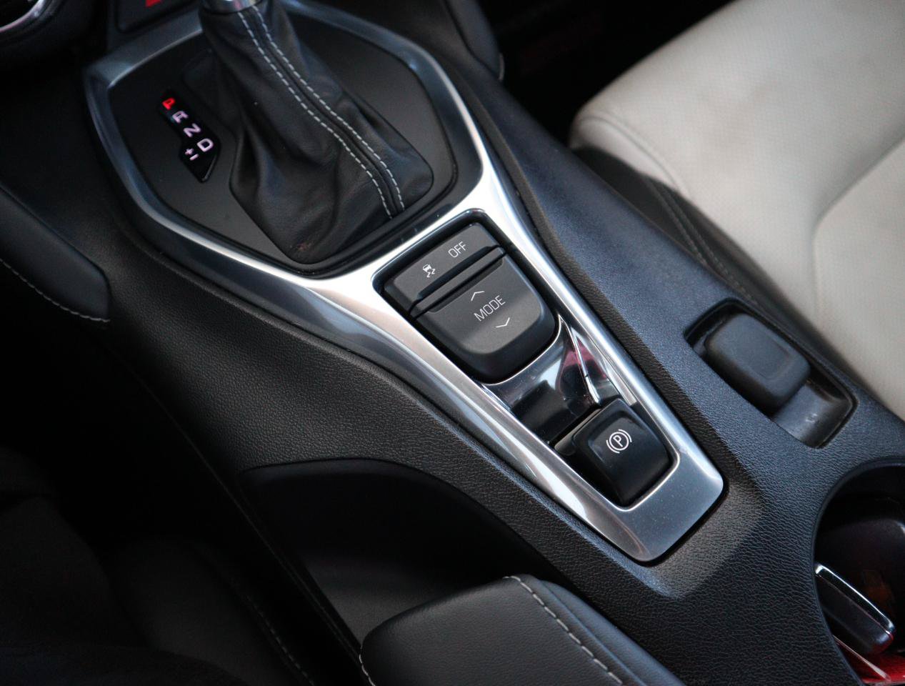 Used 2018 Chevrolet Camaro SS RWD image 38