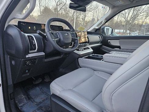 Certified 2025 Ford Expedition Active image 15