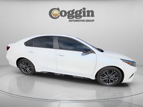 Used 2022 Kia Forte GT-Line w/ GT-Line Premium Package image 13