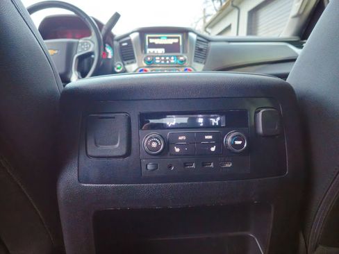 Used 2019 Chevrolet Tahoe LT image 33