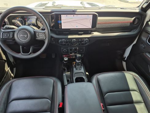 Used 2024 Jeep Wrangler Unlimited Rubicon AWD/4WD image 28