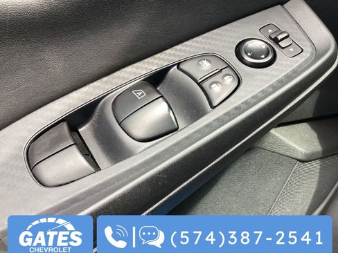 Used 2025 Nissan Sentra SV FWD image 22