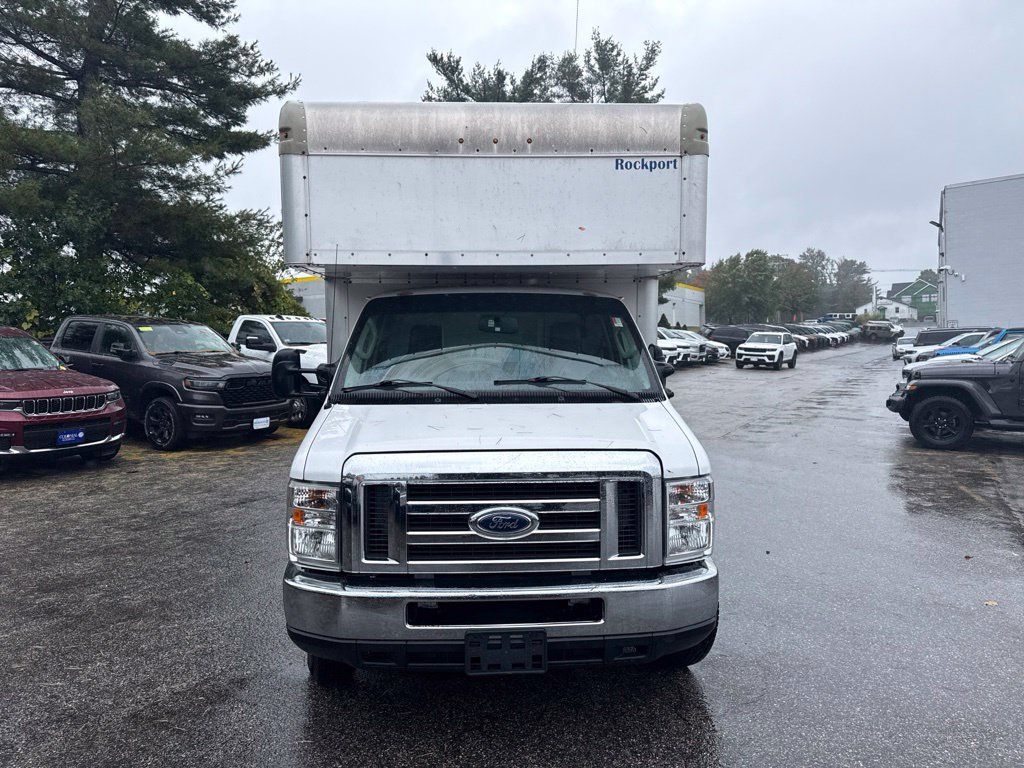 Used 2016 Ford E-350 and Econoline 350 Super Duty RWD image 8