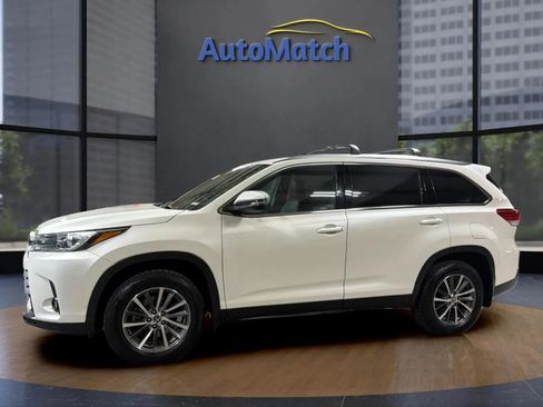 Used 2019 Toyota Highlander XLE AWD/4WD image 6