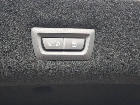Used 2024 BMW 760i xDrive AWD/4WD image 30