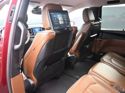Used 2017 Chrysler Pacifica Limited FWD image 12
