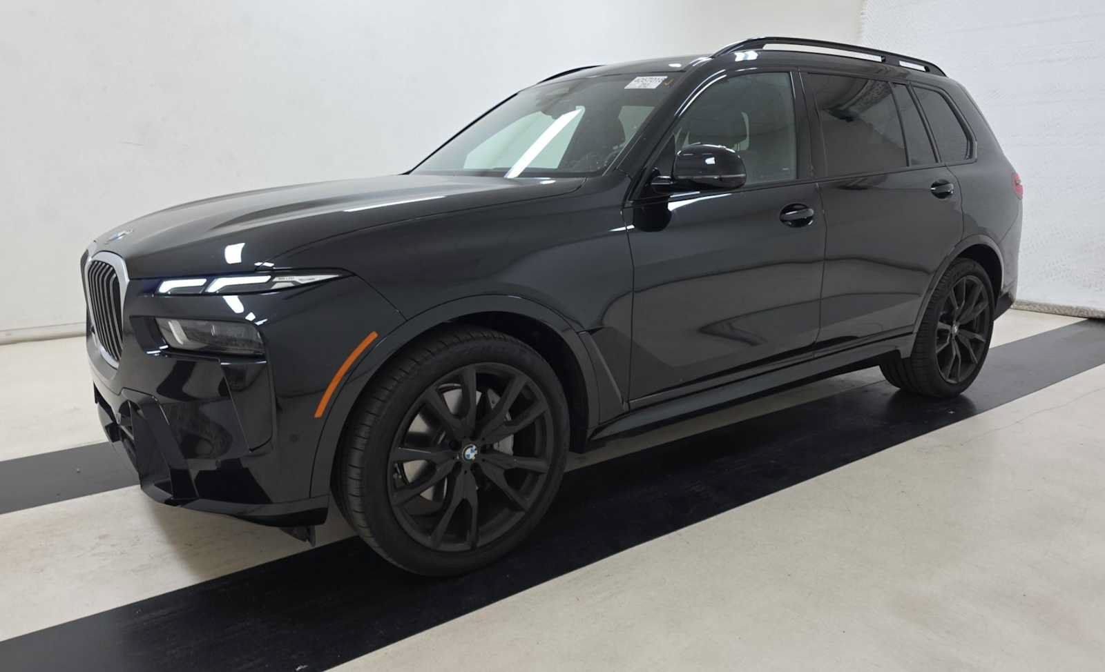 Used 2026 BMW X7 xDrive40i w/ M Sport Package AWD/4WD image 2