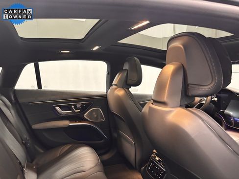 Certified 2022 Mercedes-Benz EQS 580 4MATIC Sedan image 25