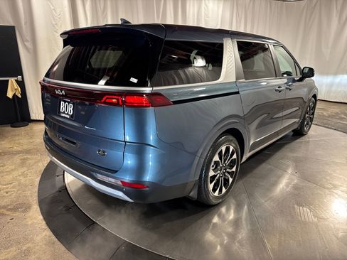 Certified 2024 Kia Carnival EX image 8