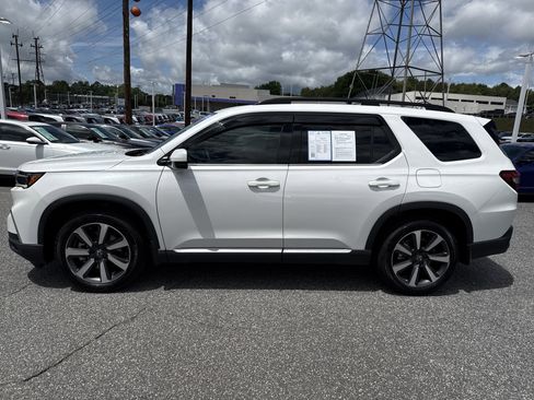 Used 2025 Honda Pilot Touring image 12