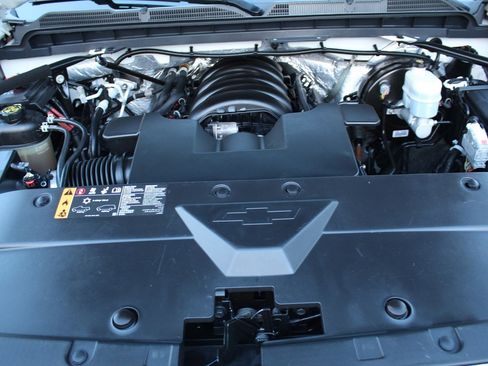 Used 2018 Chevrolet Silverado 1500 LT image 32