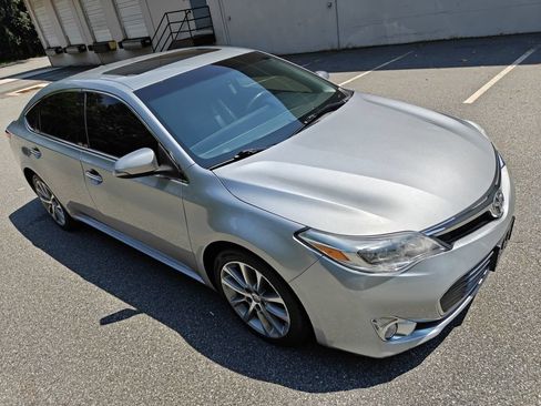 Used 2015 Toyota Avalon XLE Touring FWD image 10