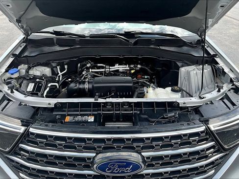 Certified 2023 Ford Explorer XLT w/ Equipment Group 202A AWD/4WD image 34