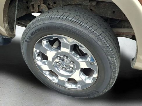 Used 2012 Ford F150 Lariat w/ Lariat Chrome Pkg image 19