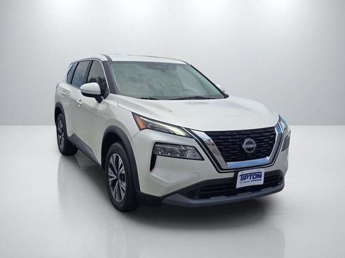 Used 2023 Nissan Rogue SV FWD image 3