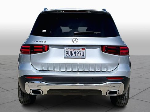 Used 2025 Mercedes-Benz GLB 250 image 4