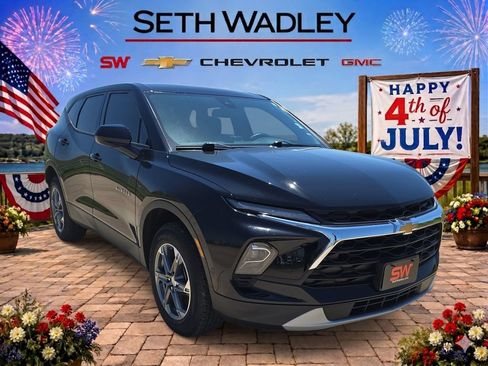 Used 2026 Chevrolet Blazer LT FWD image 1
