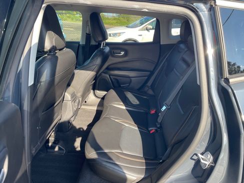 Used 2018 Jeep Compass Limited w/ Navigation Group FWD image 17