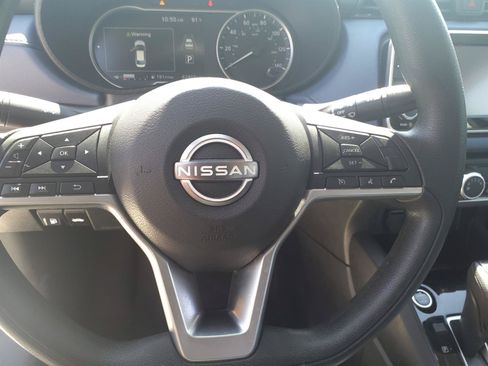 Used 2023 Nissan Versa SV FWD image 17