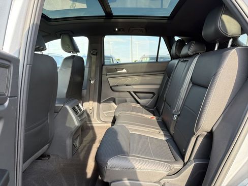 Used 2021 Volkswagen Atlas Cross Sport SE w/ Panoramic Sunroof Package AWD/4WD image 13