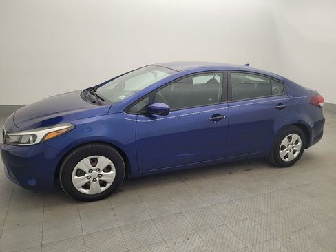 Used 2018 Kia Forte LX FWD image 2
