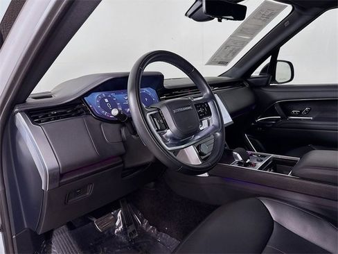 Certified 2023 Land Rover Range Rover SE image 9