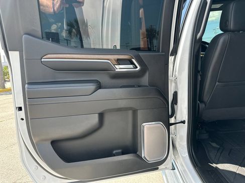 Used 2024 Chevrolet Silverado 1500 High Country w/ High Country Premium Package AWD/4WD image 13