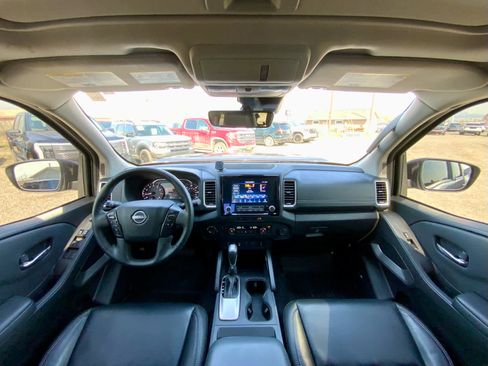 Used 2024 Nissan Frontier SL w/ Technology Package AWD/4WD image 30