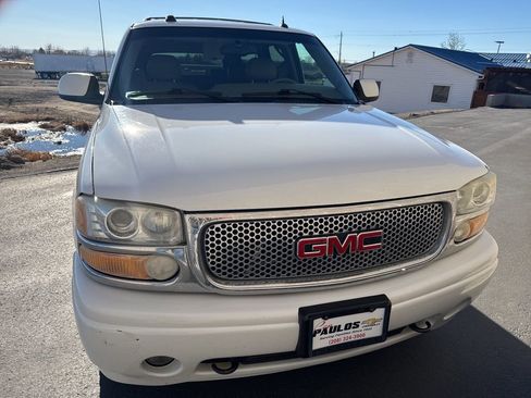 Used 2004 GMC Yukon XL Denali image 2