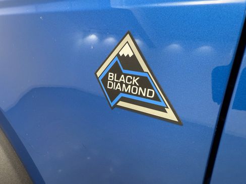 Used 2024 Ford Bronco Black Diamond image 11