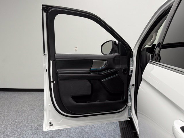Used 2025 Ford Expedition Max Platinum AWD/4WD image 9