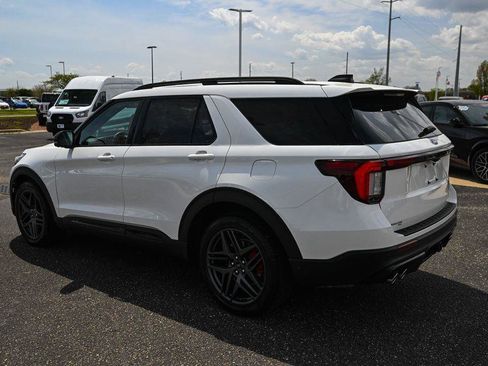 Certified 2025 Ford Explorer ST AWD/4WD image 7