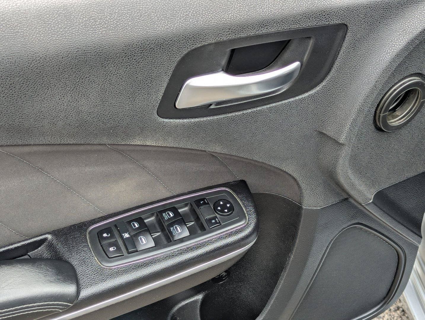 Used 2019 Dodge Charger SXT RWD image 11