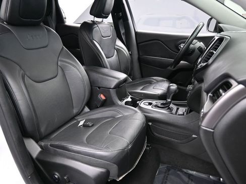 Used 2021 Jeep Cherokee Latitude Lux w/ Comfort/Convenience Group FWD image 42