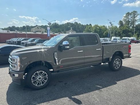 New 2026 Ford F250 Platinum w/ Platinum Plus Package AWD/4WD image 6