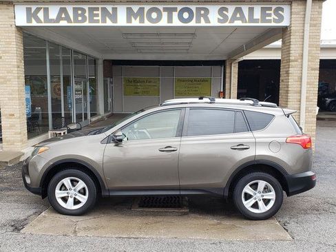 Used 2013 Toyota RAV4 XLE image 2