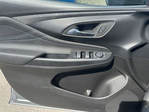 Used 2025 Buick Envista Sport Touring image 18