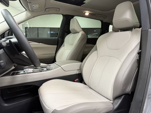 Certified 2027 INFINITI QX60 Luxe w/ Cargo Package FWD image 13