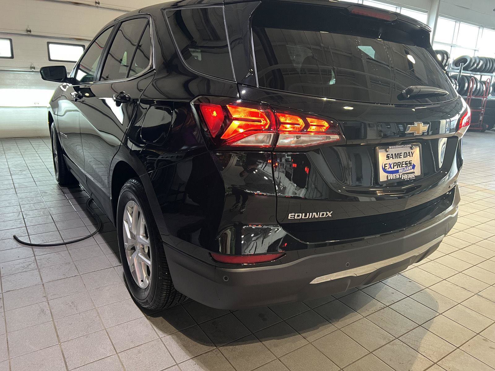 Used 2024 Chevrolet Equinox LT AWD/4WD image 5